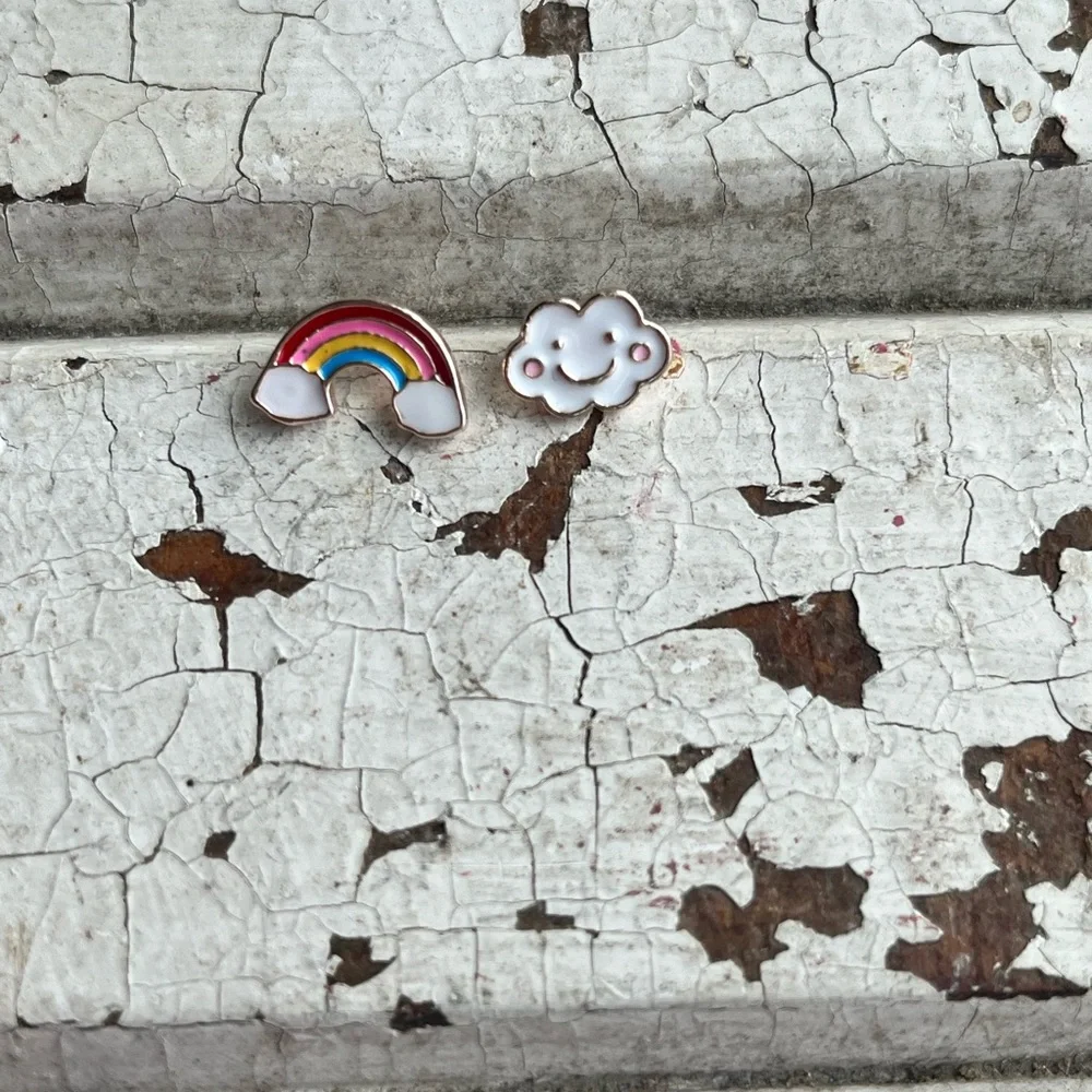Brand new ADORABLE asymmetric tiny stud earrings: rainbow and cloud - Picture 3 of 3